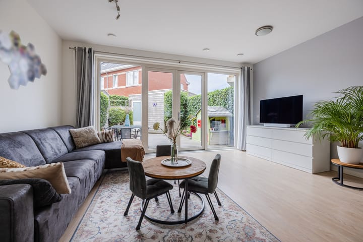 Tussenwoning te koop: Geversstraat 8, Oegstgeest