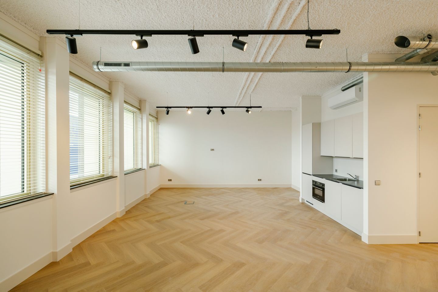 Bekijk foto 3 van A. Hofmanweg 1-B12