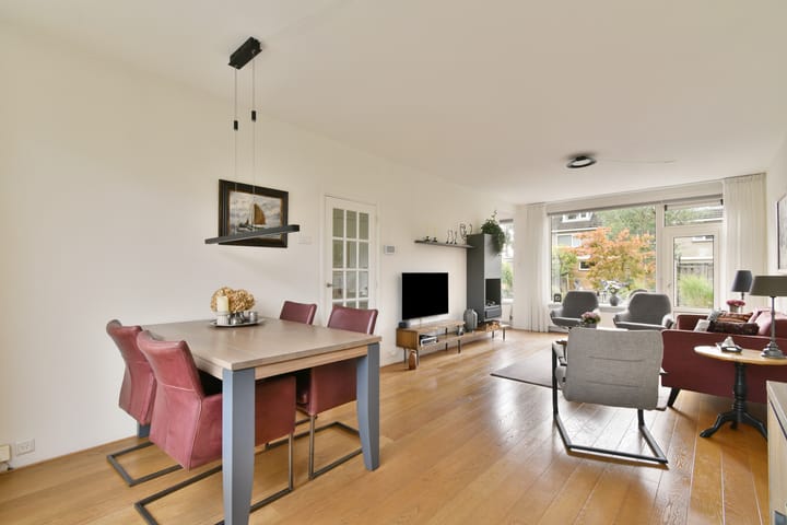 Tussenwoning te koop: Meidoornlaan 43, Dordrecht