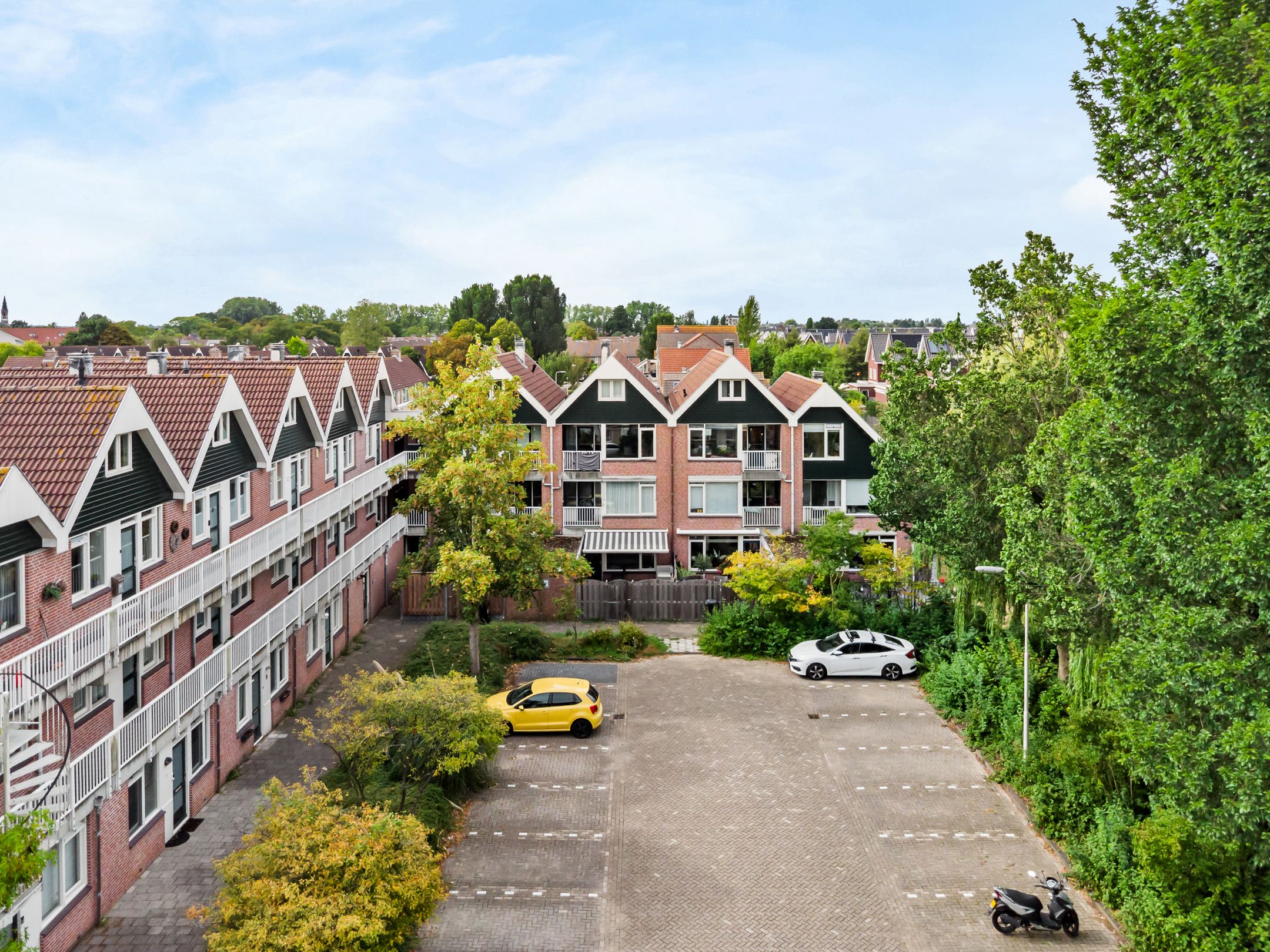 Photo 21 of Leeghwaterstraat 74