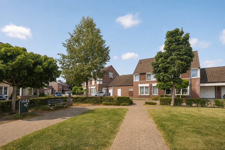 Tussenwoning te koop: Dirgelen 59, Stein