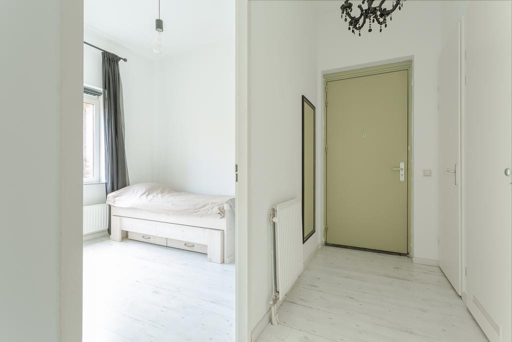 Photo 24 of Eva Besnyöstraat 37