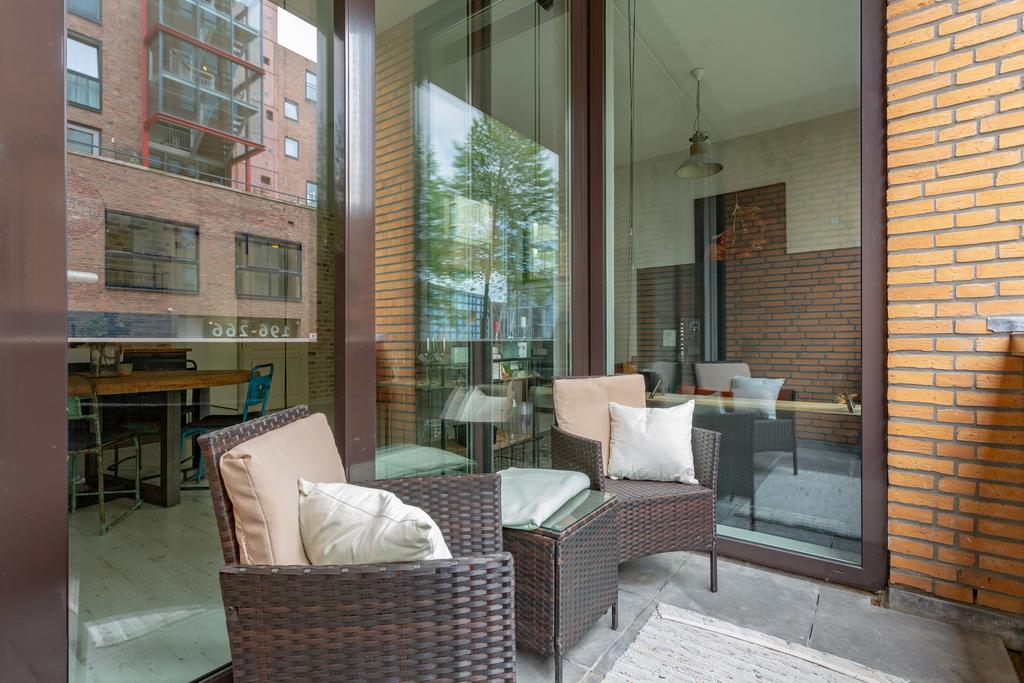Photo 15 of Eva Besnyöstraat 37