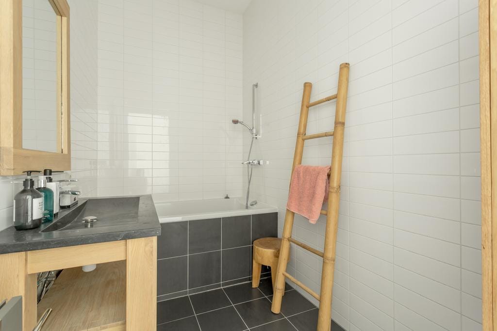 Photo 25 of Eva Besnyöstraat 37