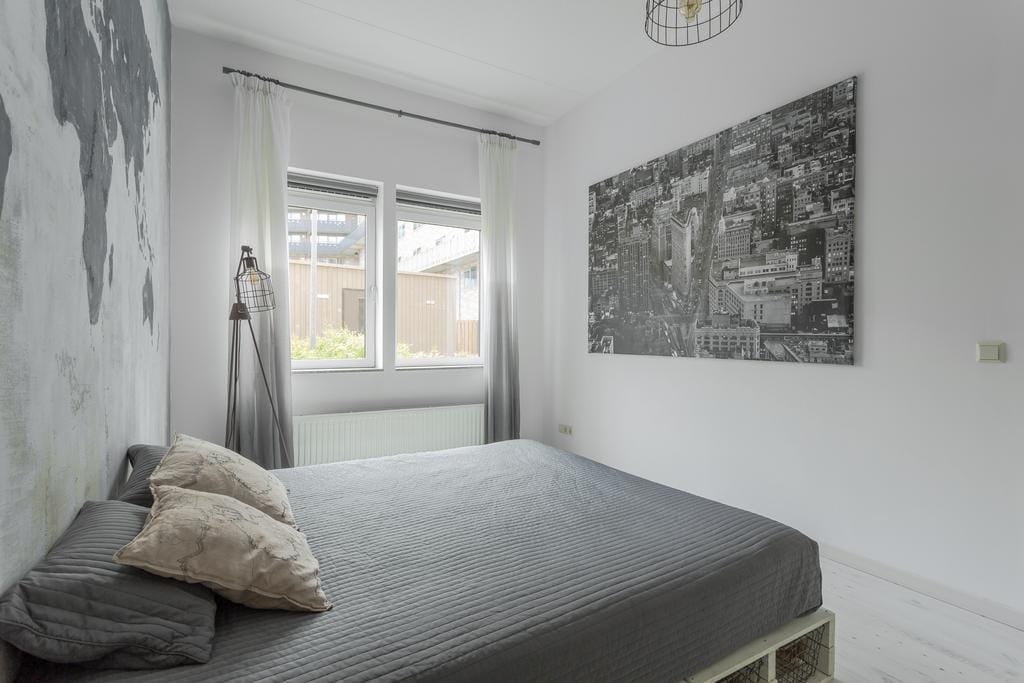 Photo 19 of Eva Besnyöstraat 37