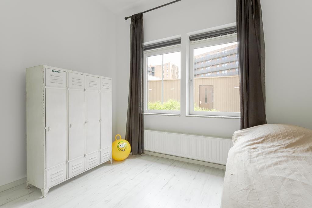Photo 23 of Eva Besnyöstraat 37