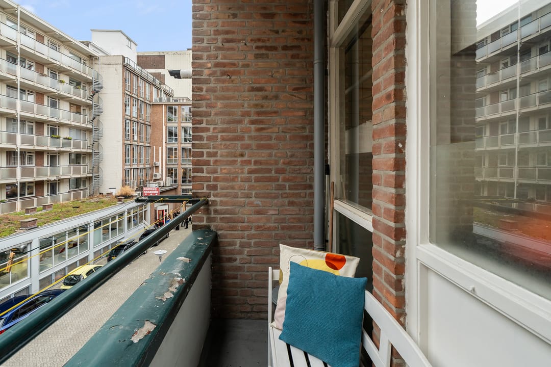 Photo 13 of Pannekoekstraat 74-C