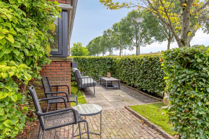 Tussenwoning te koop: Erfwal 118, Zwolle