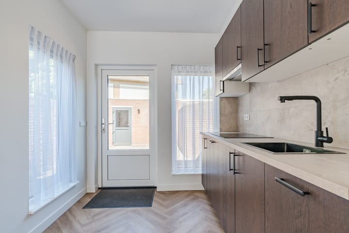 Twee-onder-één-kap te koop: Dommelseweg 108A, Valkenswaard