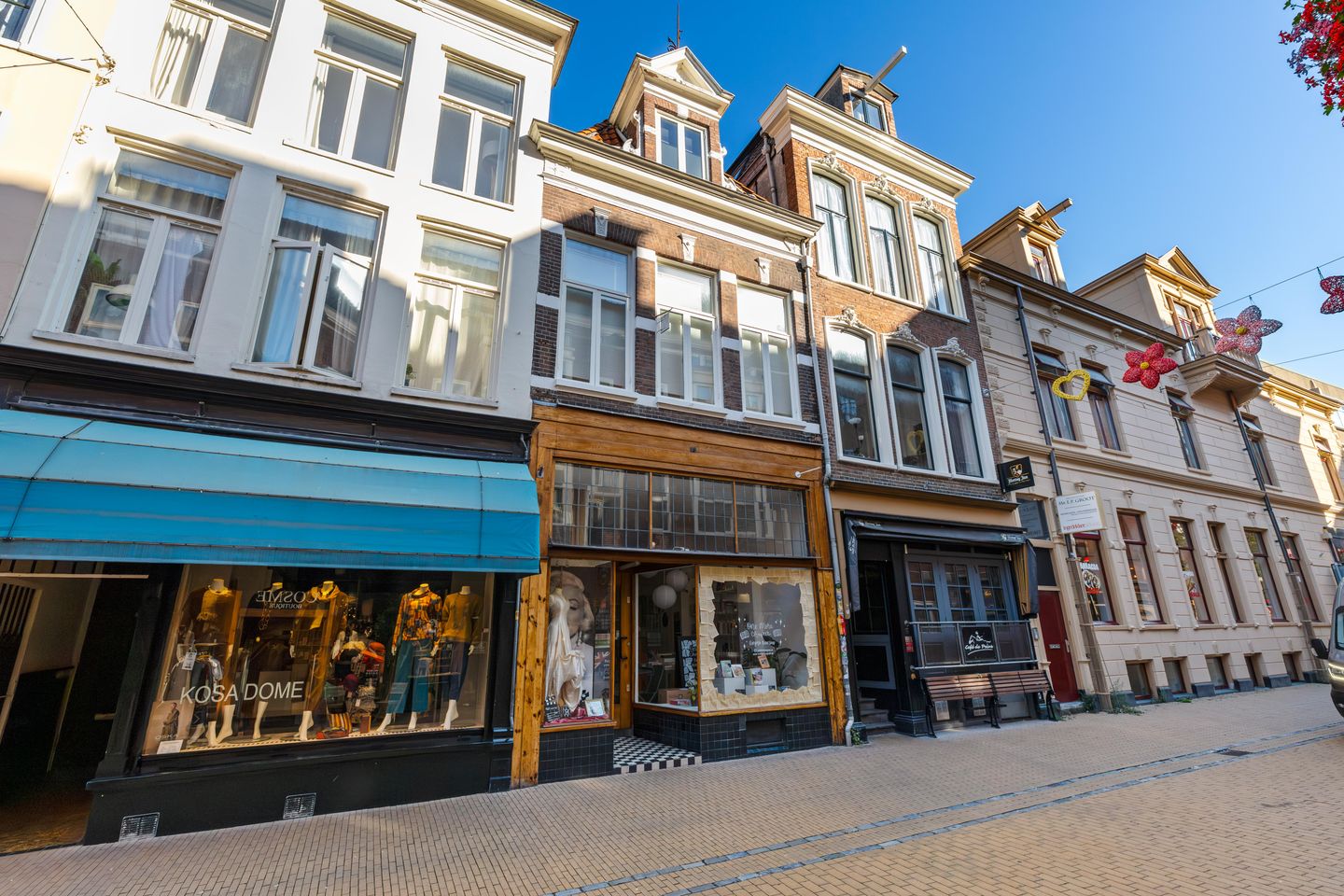 Photo 34 of Zwanestraat 5-A