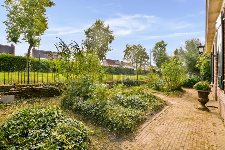Vrijstaande woning te koop: Straatweg 189, Breukelen