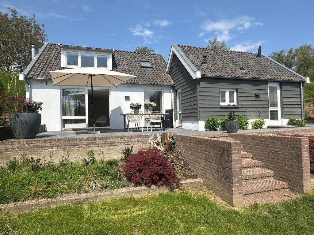Foto 1 van Waalbandijk 84