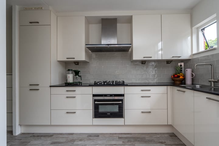 Tussenwoning te koop: Granpré Molièreweg 7, Groningen