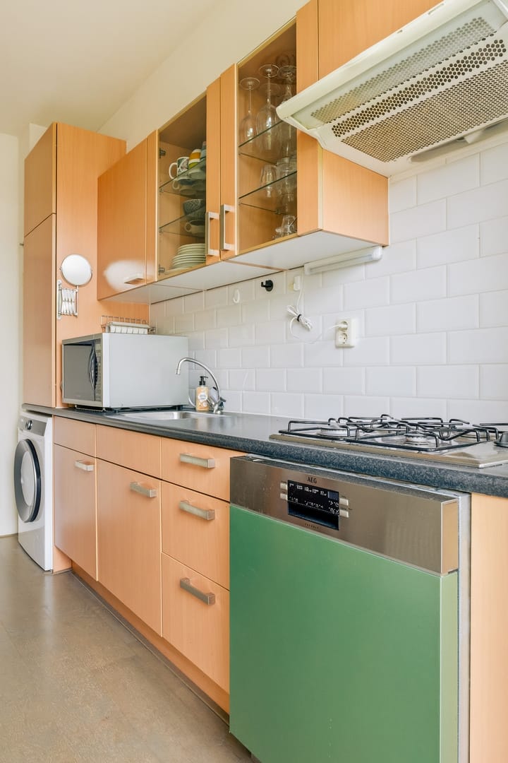Studio te koop: Molukkenstraat 57-3, Amsterdam
