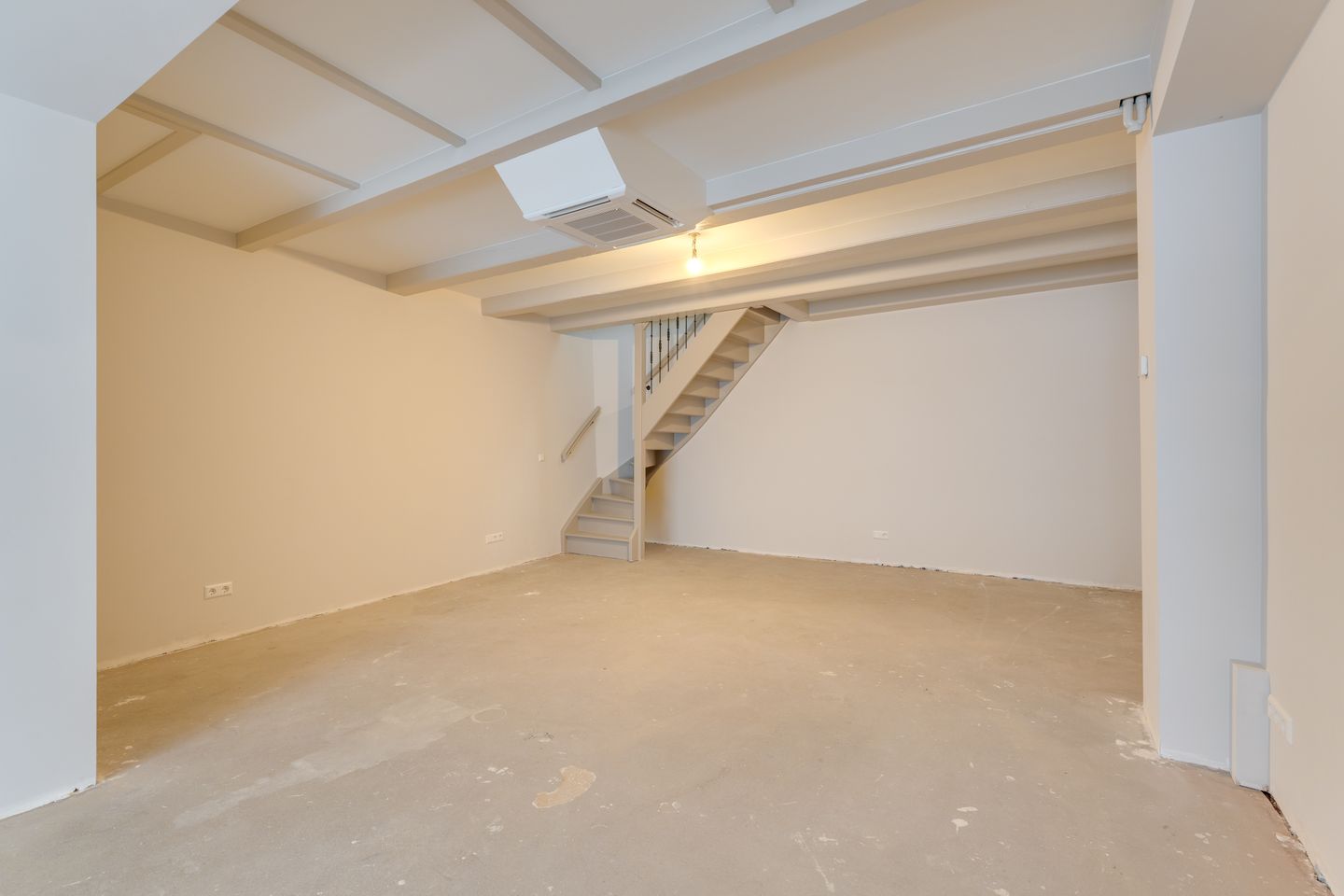 View photo 4 of Spuistraat 88-A