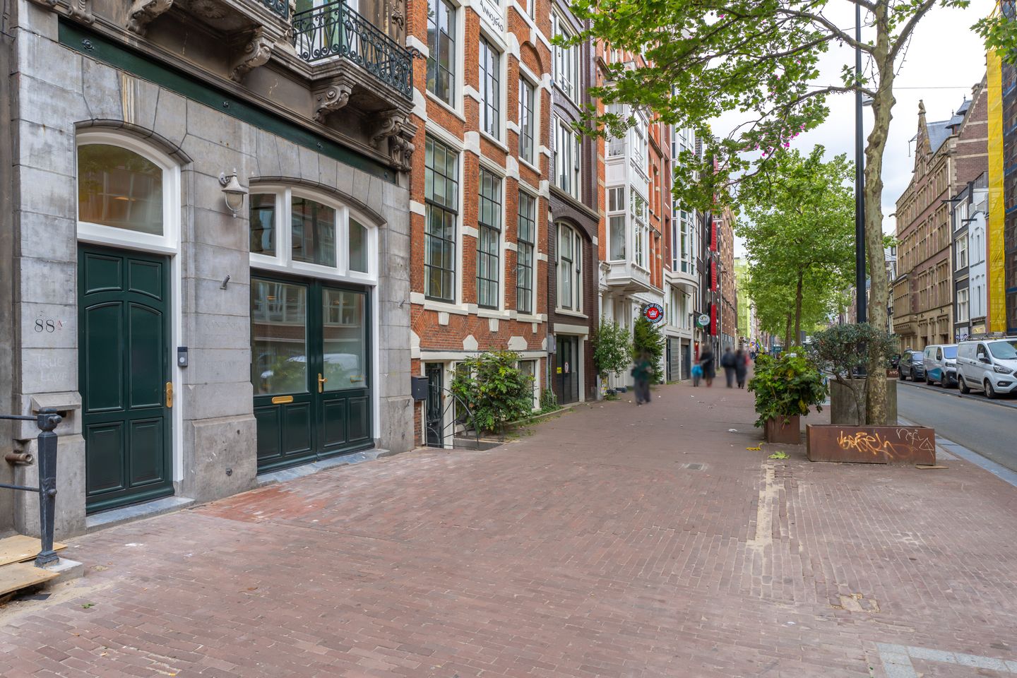 View photo 2 of Spuistraat 88-A