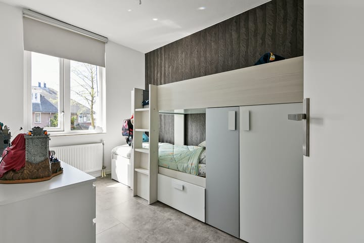 Tussenwoning te koop: Colijnstraat 18, Hoofddorp