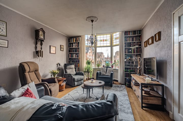 Twee-onder-één-kap te koop: Hoogstraat 38, Winschoten