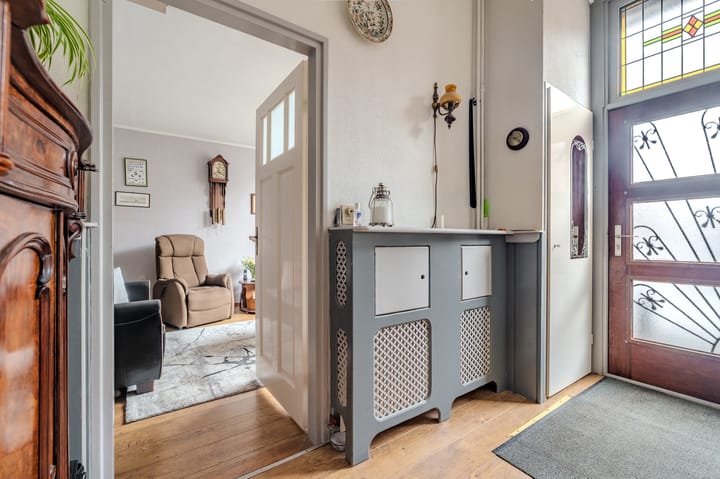 Twee-onder-één-kap te koop: Hoogstraat 38, Winschoten