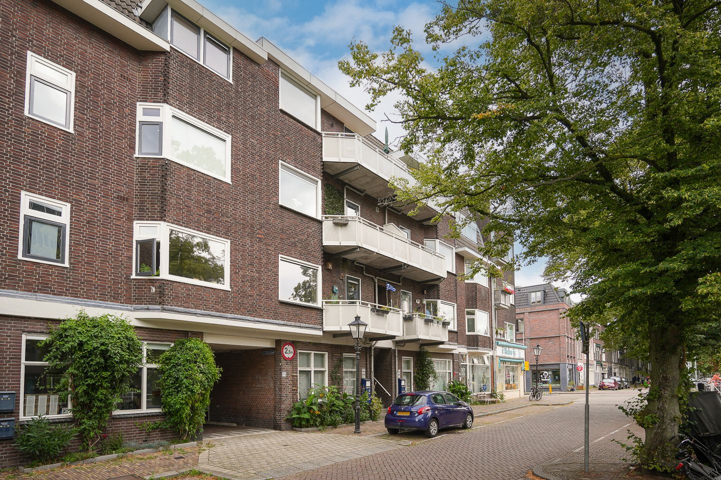 Foto 35 van Bemuurde Weerd O.Z. 52-C
