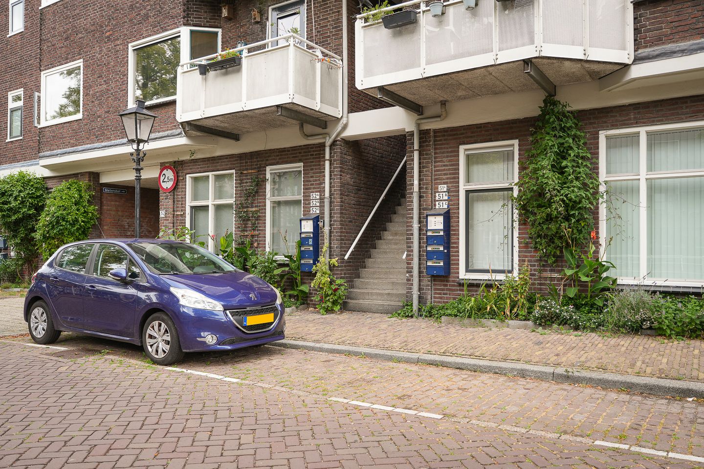 Foto 34 van Bemuurde Weerd O.Z. 52-C