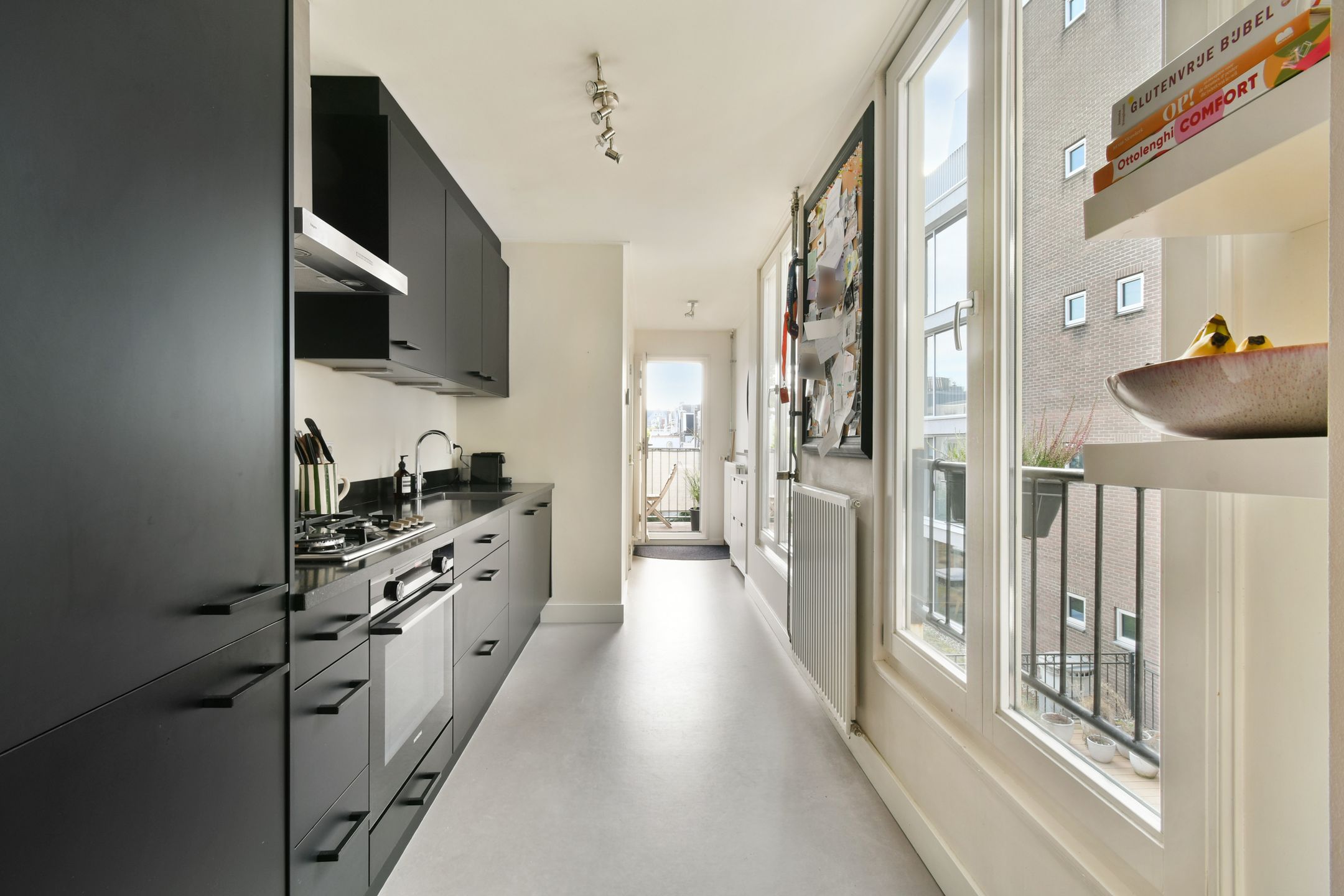 Photo 9 of Utrechtsestraat 143-2