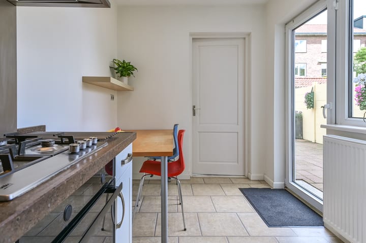 Tussenwoning te koop: Minahassastraat 53, Haarlem