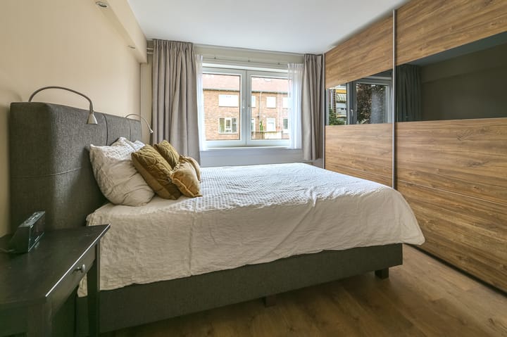 Tussenwoning te koop: Minahassastraat 53, Haarlem