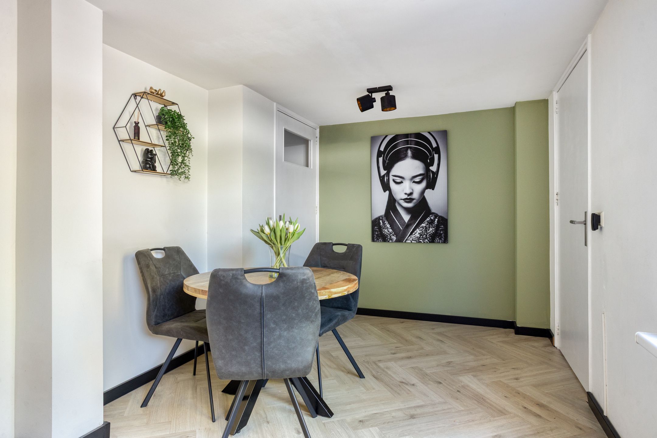 Photo 12 of Ladderbeekstraat 101