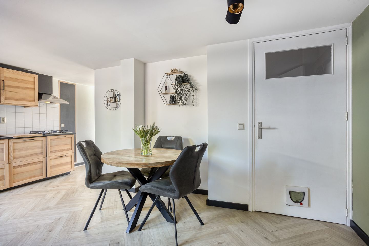 Photo 10 of Ladderbeekstraat 101