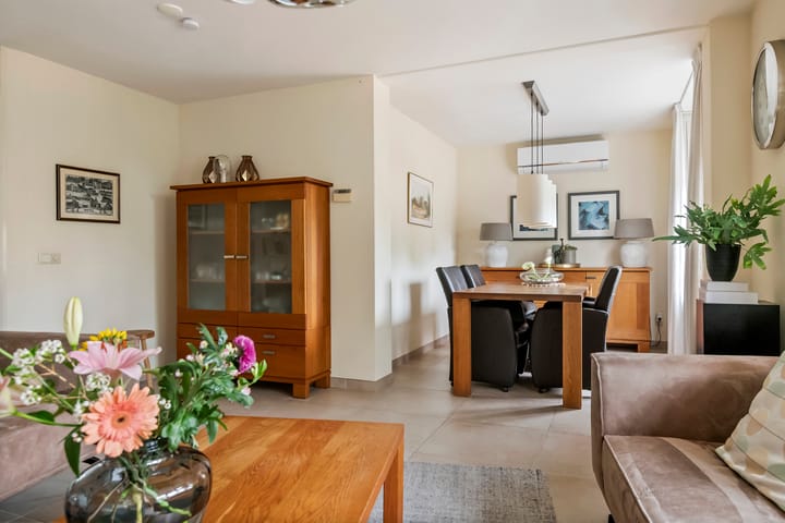 Twee-onder-één-kap te koop: F.J. Ebbensstraat 82, Tiel