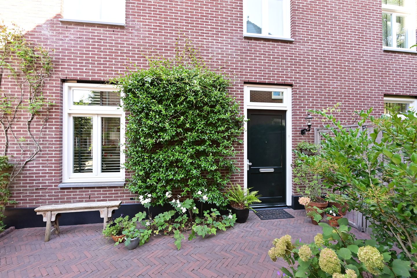 Photo 20 of Johannes Sandersonhof 1