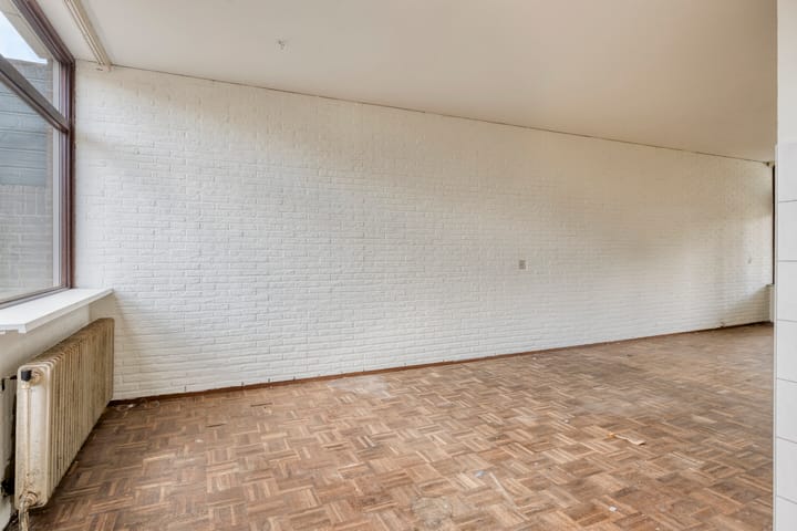 Hoekwoning te koop: Van Harenstins 11, Almelo