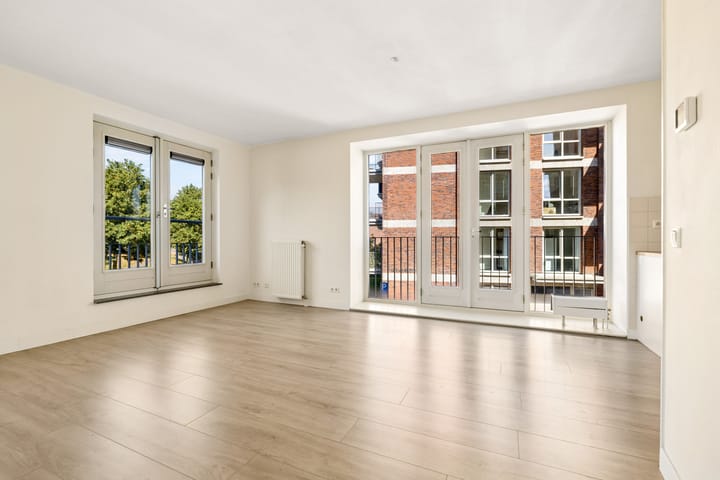 Photo 4 of Frontonstraat 47