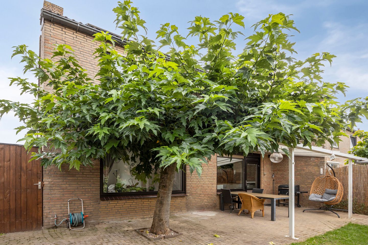 Photo 25 of Irenestraat 1