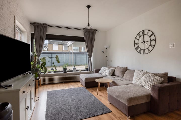 Photo 5 of Irenestraat 1
