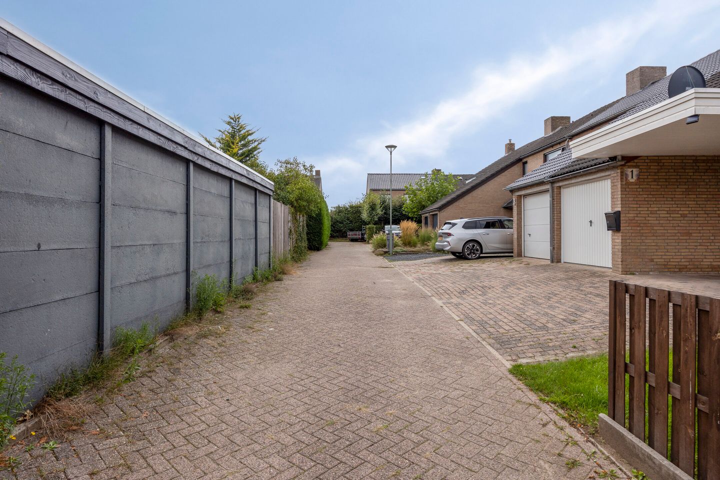 Photo 20 of Irenestraat 1