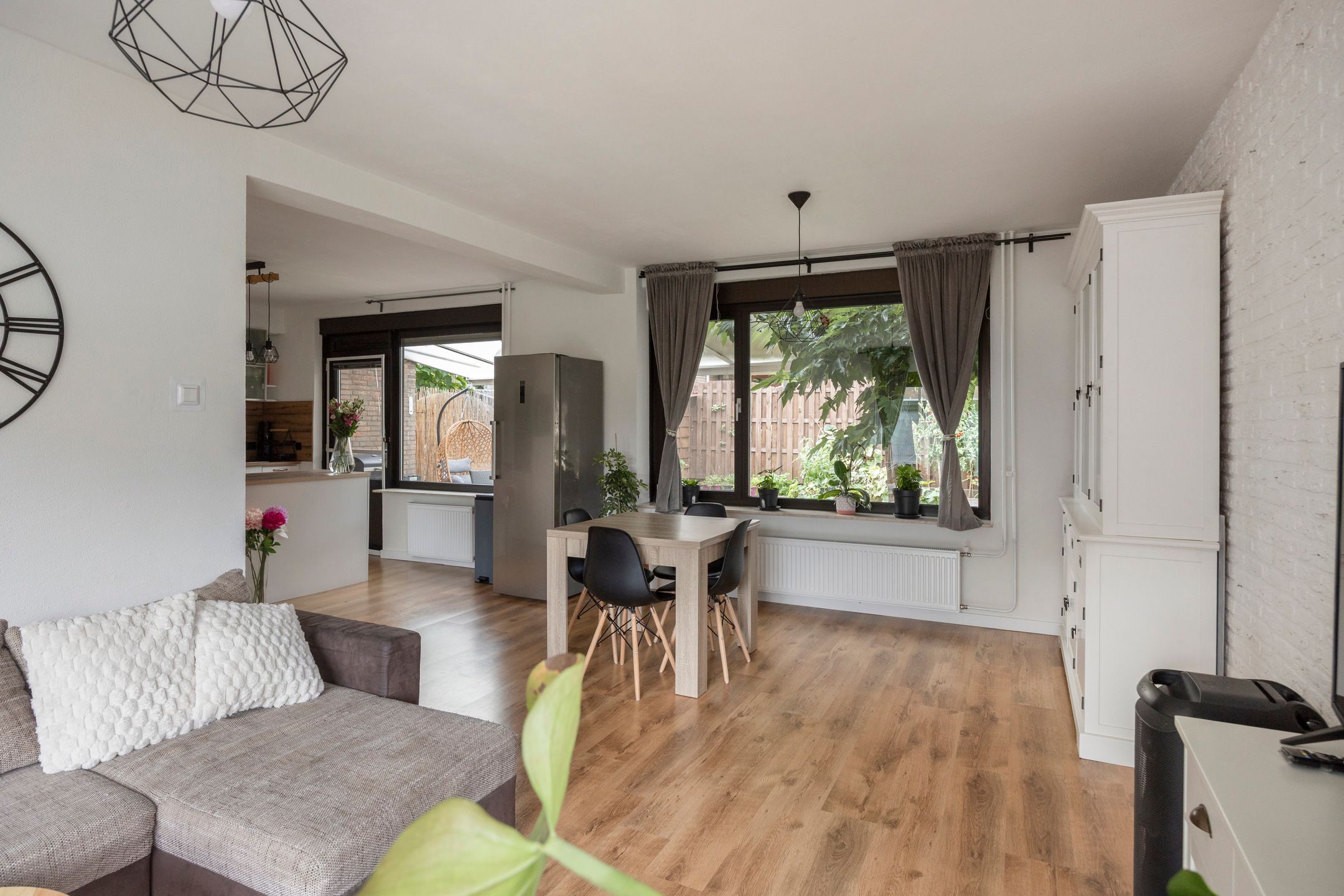 Photo 6 of Irenestraat 1