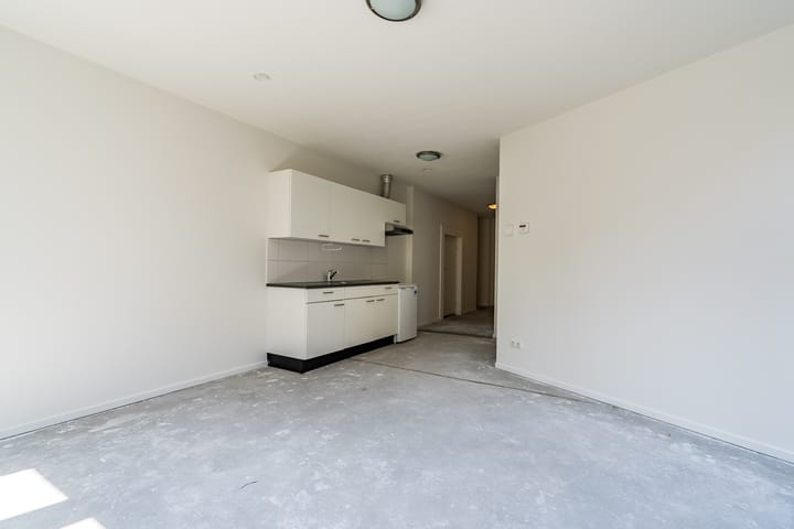 Studio te koop: beekstraat 2E, Weert