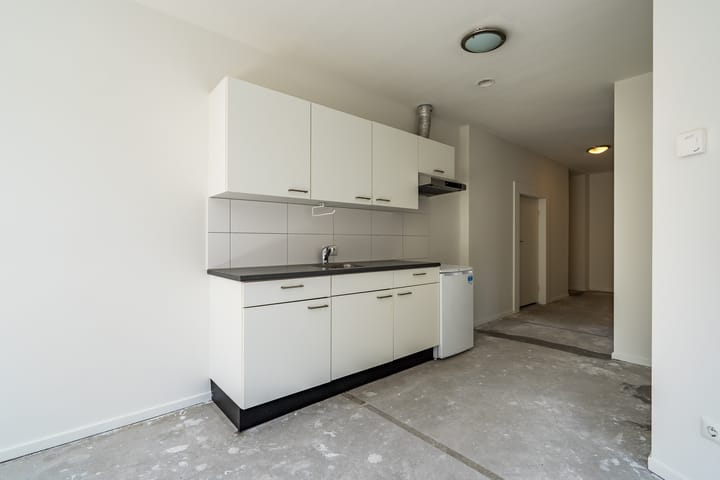 Studio te koop: beekstraat 2E, Weert