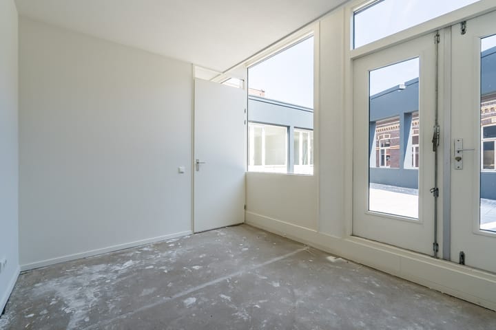 Studio te koop: beekstraat 2C, Weert