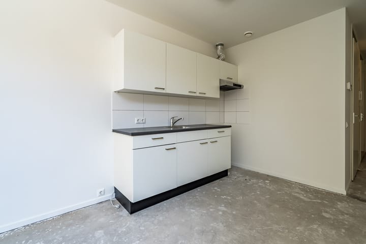 Studio te koop: beekstraat 2C, Weert