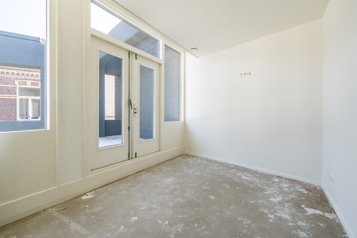 Studio te koop: beekstraat 2C, Weert