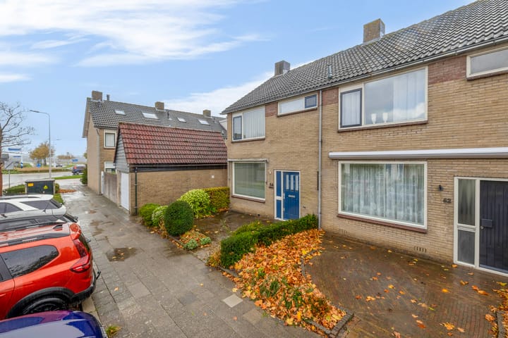 Hoekwoning te koop: Doetinchemsestraat 64, Middelharnis