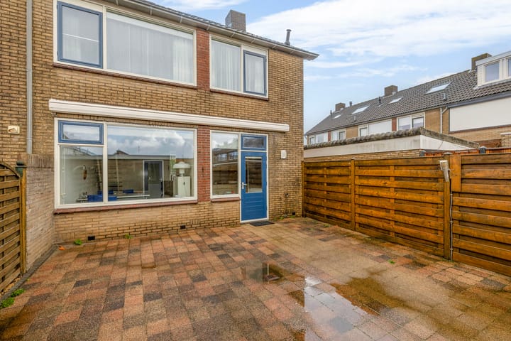Hoekwoning te koop: Doetinchemsestraat 64, Middelharnis