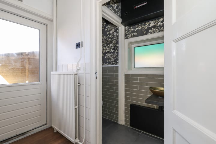 Hoekwoning te koop: Brielseweg 111, Oostvoorne