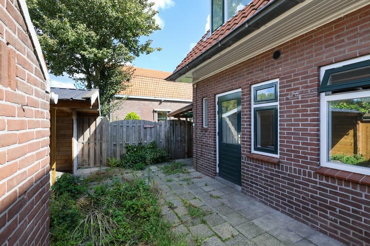 Hoekwoning te koop: Brielseweg 111, Oostvoorne