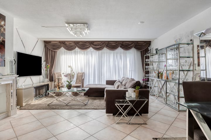 Tussenwoning te koop: Soeteliefskamp 10, Hendrik-Ido-Ambacht
