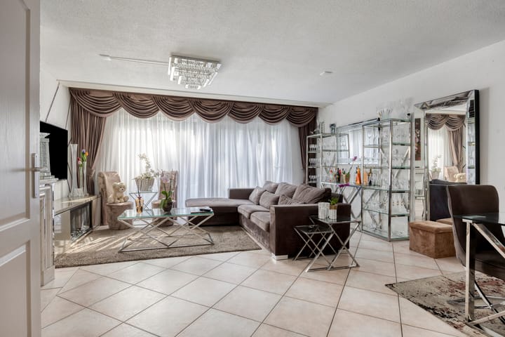 Tussenwoning te koop: Soeteliefskamp 10, Hendrik-Ido-Ambacht