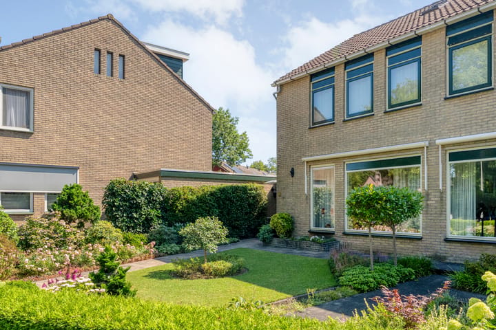 Tussenwoning te koop: Bethesdastraat 9, Hoogeveen